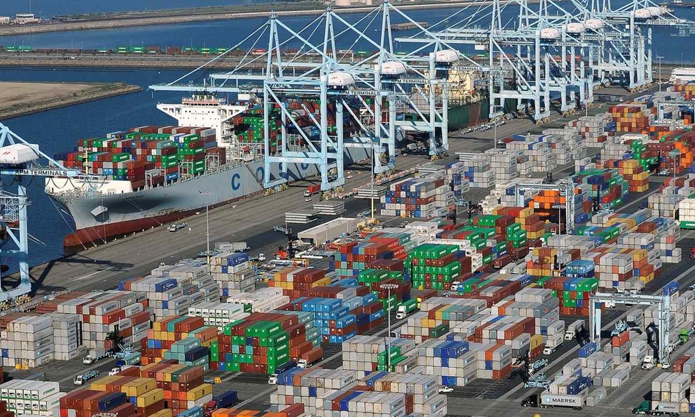 Phí vận tải biển tăng mạnh vì tắc nghẽn cảng Bờ Tây Mỹ